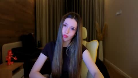 Chloe online show from July 11, 7:28 pm