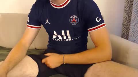 Stud From Paris online show from May 30, 11:08 am