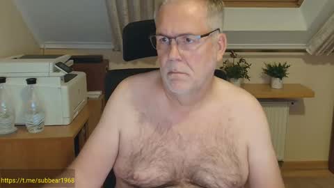subbear1968 online show from June 9, 8:30 pm