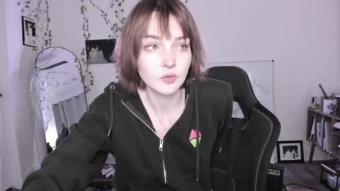Ella online show from May 22, 3:24 am