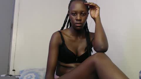 Petite Queen online show from February 10, 6:42 am