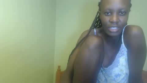 Petite Queen online show from January 24, 7:19 am