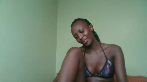 Petite Queen online show from February 1, 9:29 pm
