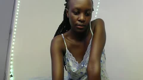 Petite Queen online show from February 6, 9:43 am