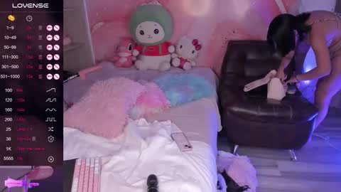 Lemarie online show from March 4, 1:19 pm