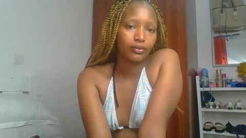 Linda online show from April 30, 1:54 am
