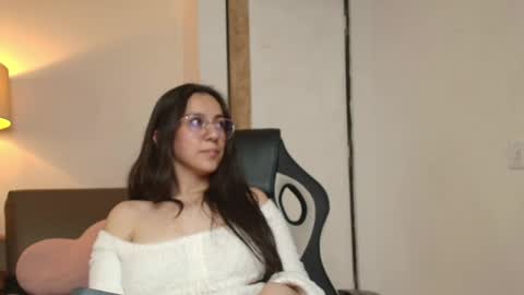 Sammy Lauren online show from May 13, 8:40 pm