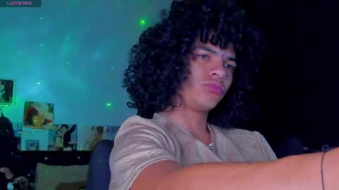 Steven independent model online show from June 28, 4:08 am