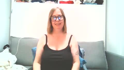 sweetandnaughty123 online show from June 11, 4:21 am