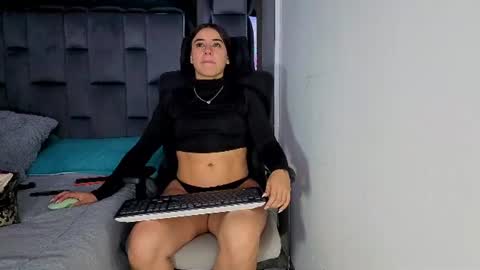 sweetblonde111 online show from July 11, 1:54 am