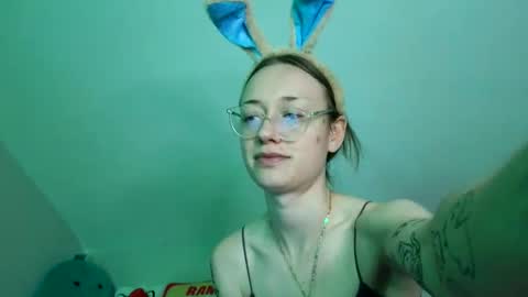 sweetgirlls online show from April 24, 8:00 pm