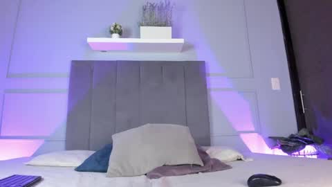 Maddy  online show from May 6, 9:21 pm
