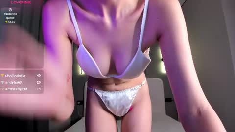 Mia  online show from July 19, 3:58 pm