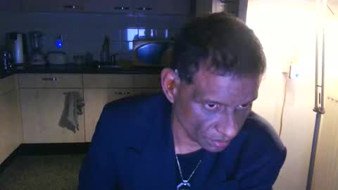 Genaro Thode online show from May 22, 10:05 pm
