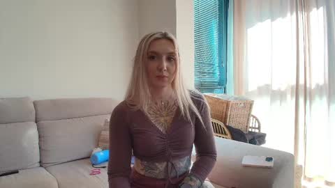 tattoobbgirl online show from May 5, 3:40 pm