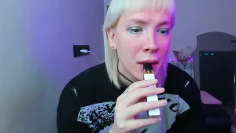 Kira online show from May 22, 1:56 am