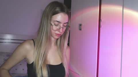 tessa_calmness online show from August 9, 4:40 am