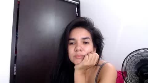 tezza smith online show from August 3, 12:33 pm