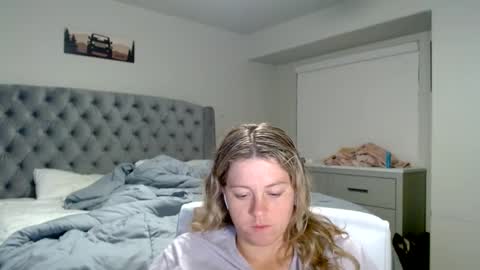 thatprettyblondegirl online show from February 11, 2:35 am