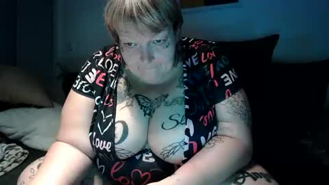 thickdarkangel online show from July 4, 6:55 pm