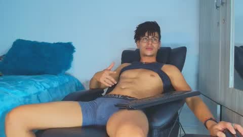 Thiago Saenzz online show from July 12, 1:31 am