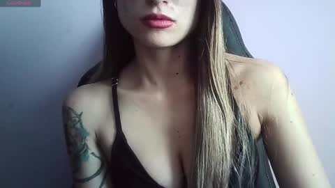 Tifanny online show from May 30, 9:13 pm