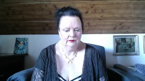 TiffanyMature online show from April 25, 3:31 pm