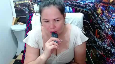 Tila online show from May 24, 6:36 pm