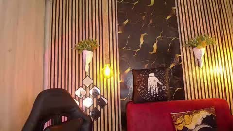 Tiny  online show from June 4, 1:55 am