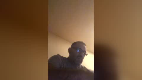 tomcop11111 online show from August 2, 12:07 pm