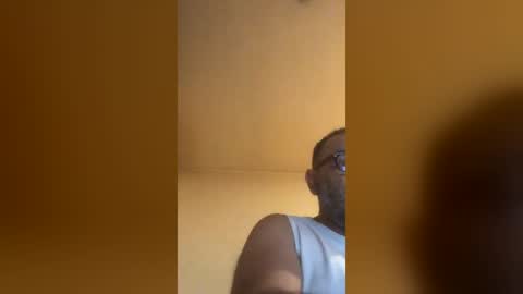tomcop11111 online show from July 9, 2:48 am
