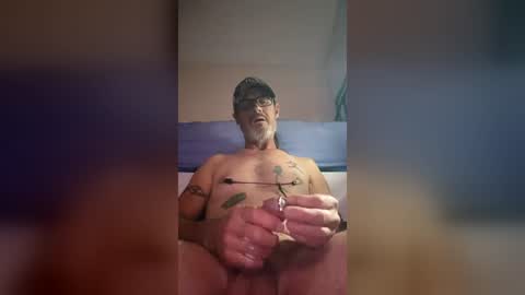 tommgunn25 online show from June 12, 6:12 am