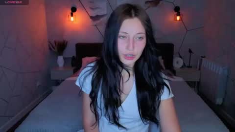 tracey_gill online show from June 25, 9:14 am