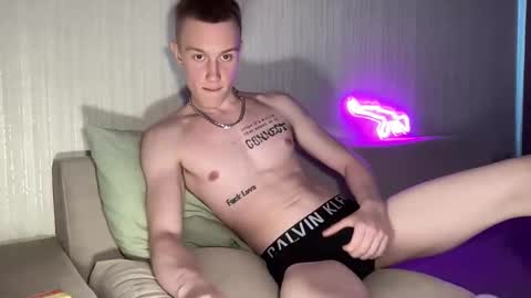 Travis online show from May 30, 10:02 am
