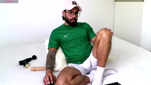 Hunter man online show from July 14, 8:03 pm