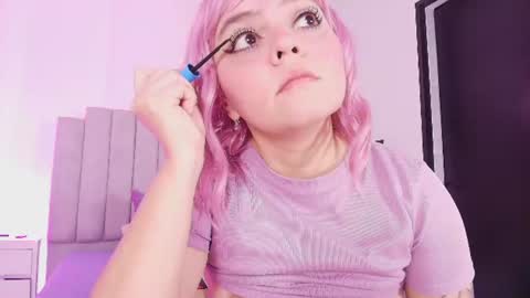 Twiggy online show from June 25, 5:12 am