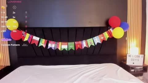 twodolls18 online show from July 1, 4:10 am