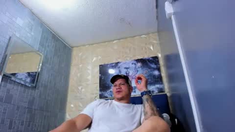 Tyleer Scot online show from May 26, 7:53 pm