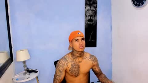 tyler_bell_ online show from May 8, 3:45 am