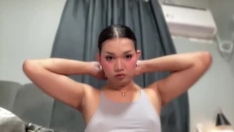 Lily online show from May 19, 10:22 am