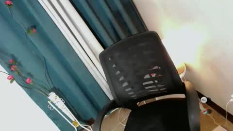 ur_rianlover online show from June 3, 3:28 pm