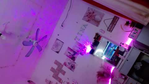 HelloIm  Queenny online show from July 17, 3:41 am
