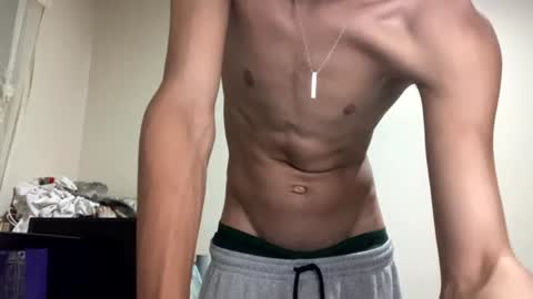 urfavtwinkx21 online show from June 27, 6:36 pm