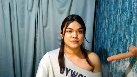 urhottie_bella online show from July 13, 7:23 am