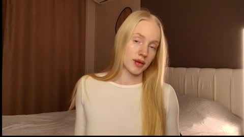 ElizabethLizy online show from May 31, 6:09 pm