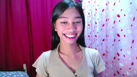 urloverjasmine_xx online show from July 29, 9:48 pm