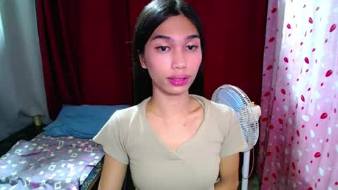 urloverjasmine_xx online show from July 25, 4:27 pm
