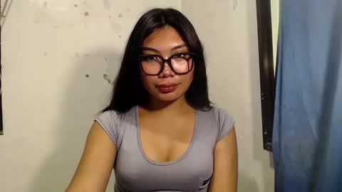 urpinay_sandra69 online show from May 20, 8:48 pm