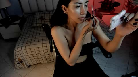 Vaioleth online show from May 20, 12:33 pm