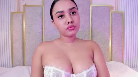 Valen  online show from May 23, 7:10 pm